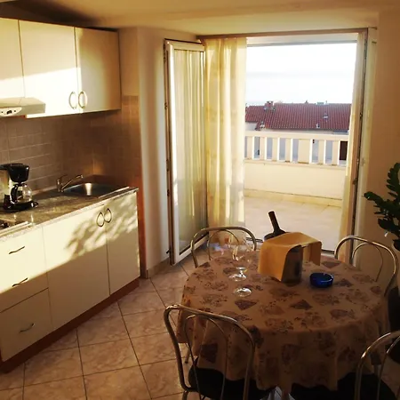 Dany بيت ضيافة ماكارسكا