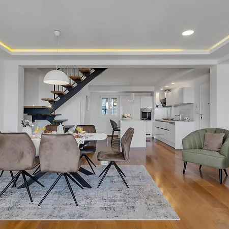 Dany 4* Макарська